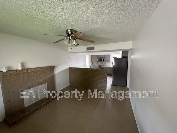 11620 Versailles Ave NE