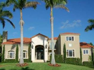 286 Costanera Rd, Coral Gables, FL 33143