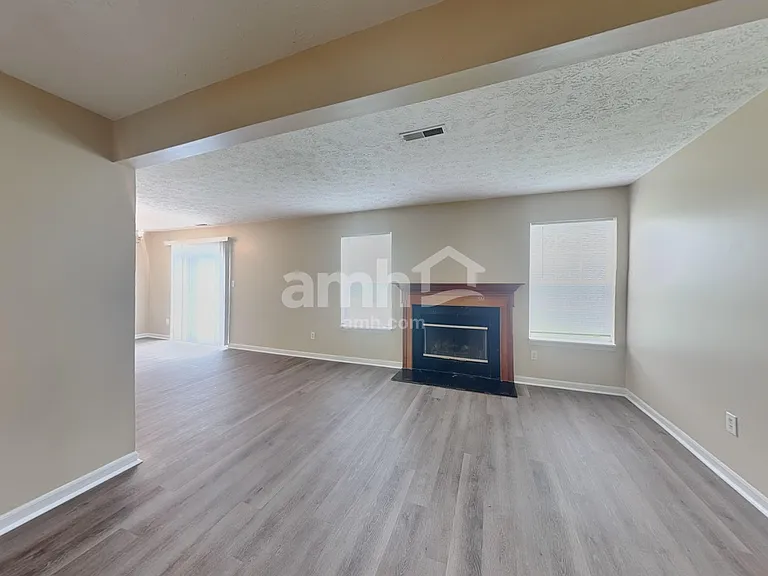 6763 Wimbledon Dr — Photo 5