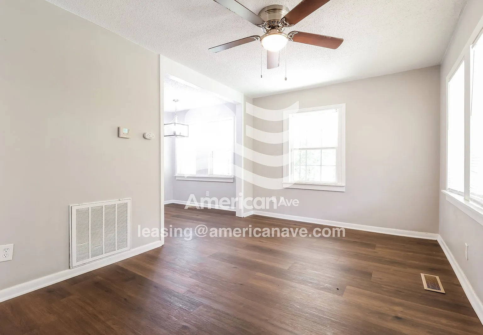3 bed, 1.0 bath, 889 sqft, $992 — Photo 3