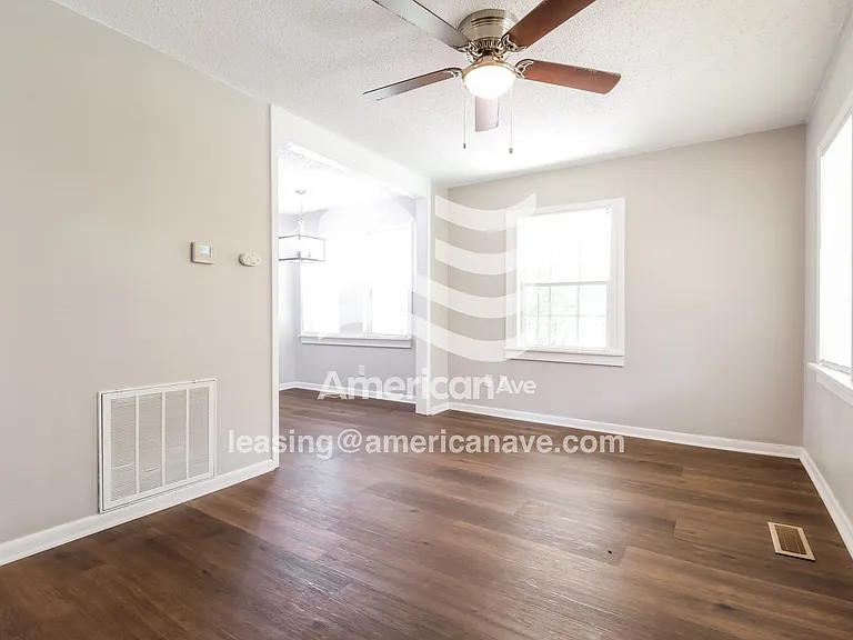 843321_003_living_room_13770449.jpg