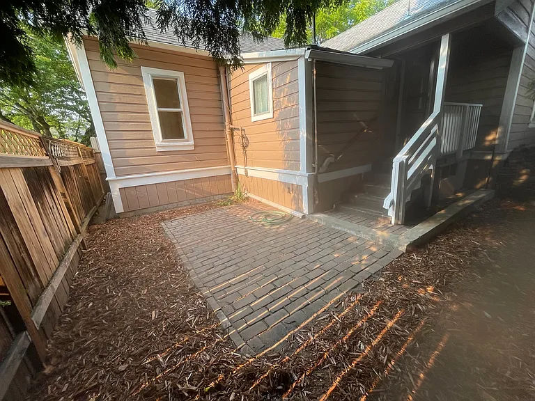616 SE Mill St #1 — Photo 17