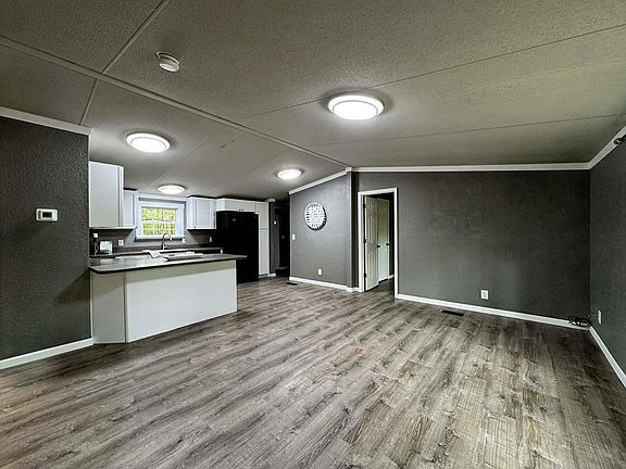 3rd image of 9611 NE 66th Ln