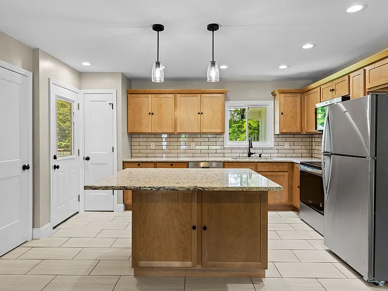 910 Windlau Ct — Photo 10
