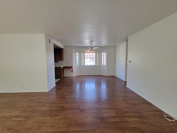 3rd image of 18 Diamond St #C