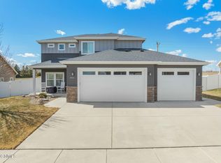 6815 University Ave N, Williston, ND 58801