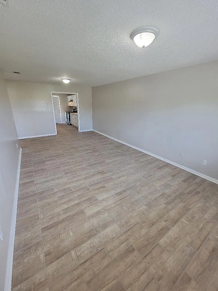 2 bed, 905 sqft, $1,200 — Photo 4