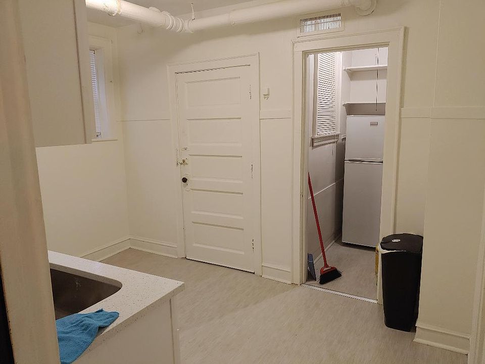Kitchen/Pantry