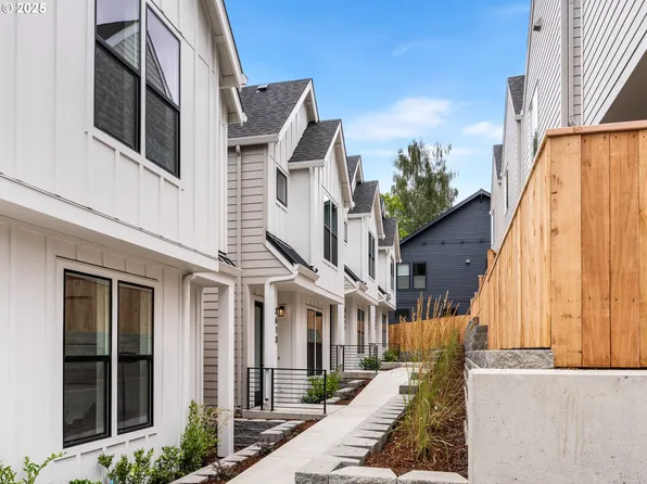 3609 SW Logan St, Portland, OR 97219