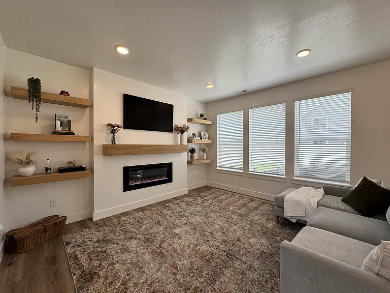 355 W 3085 S — Photo 7