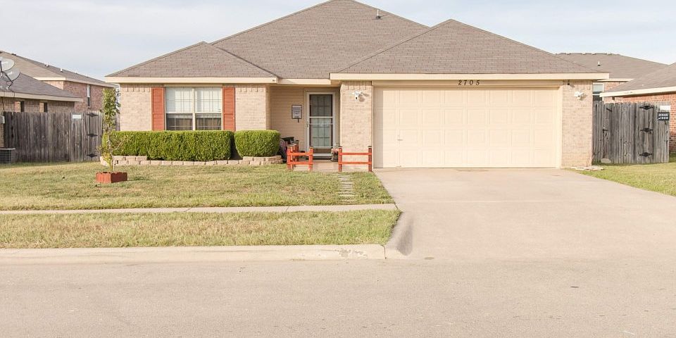 1st image of 2705 Wesley Dr