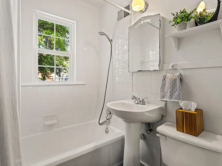 113 Crestmere Ave #201 — Photo 24