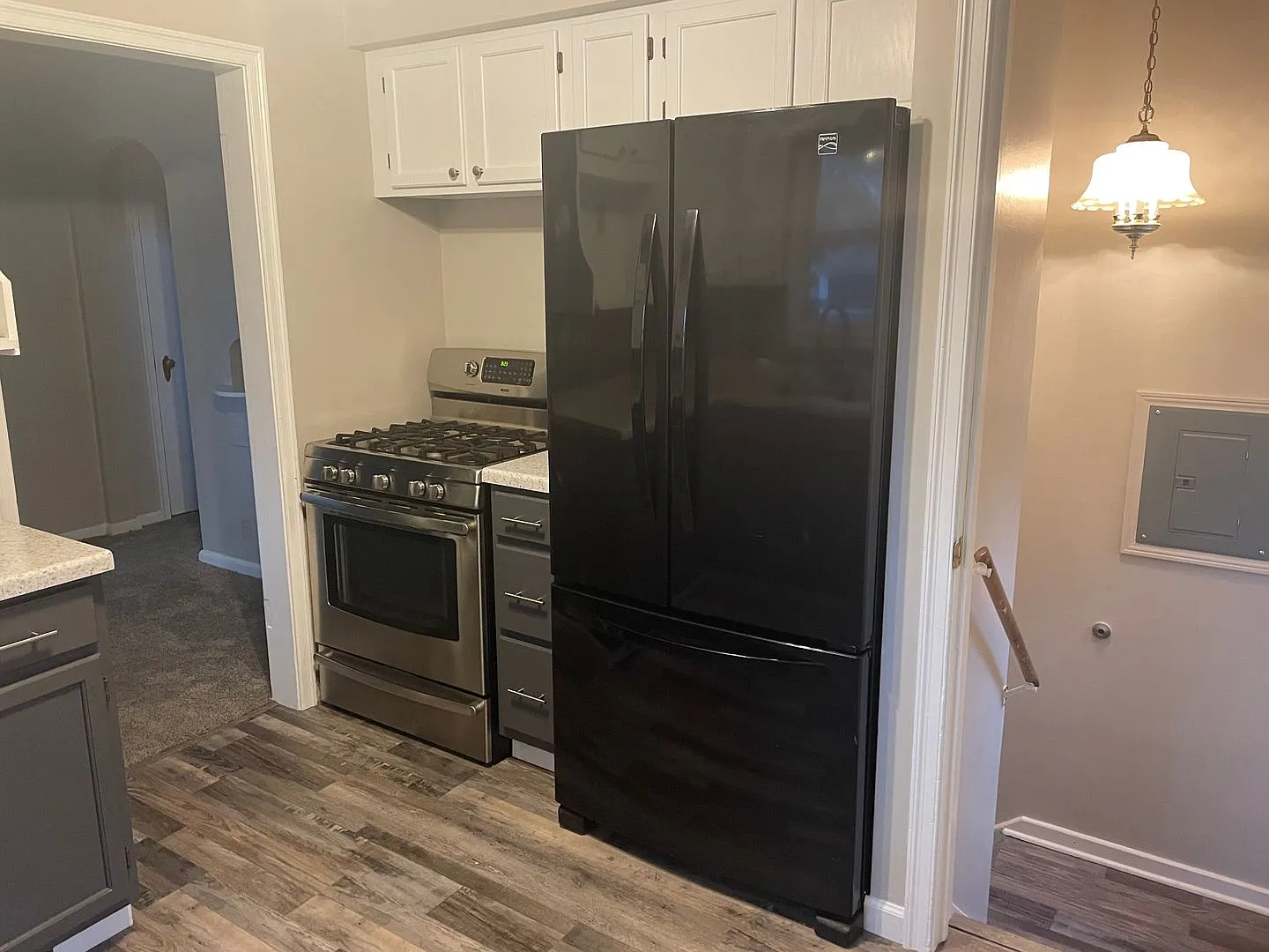 515 Avenue B — Photo 4