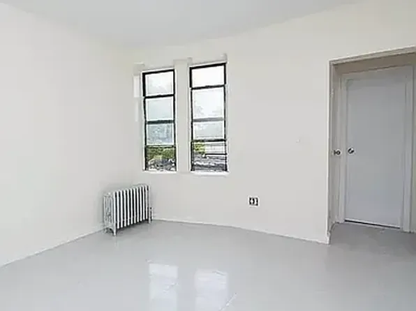 554 Hinsdale Street image 1 of 8