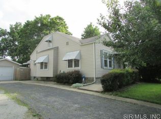518 W Tremont St, Hillsboro, IL 62049