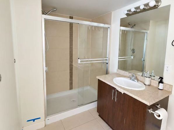 2 bedroom rental in Surrey — photo 15