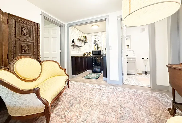 208 S Summit Ave — Photo 33