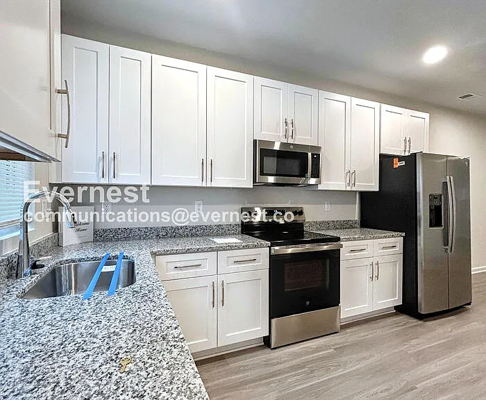 312 N Correll St — Photo 4