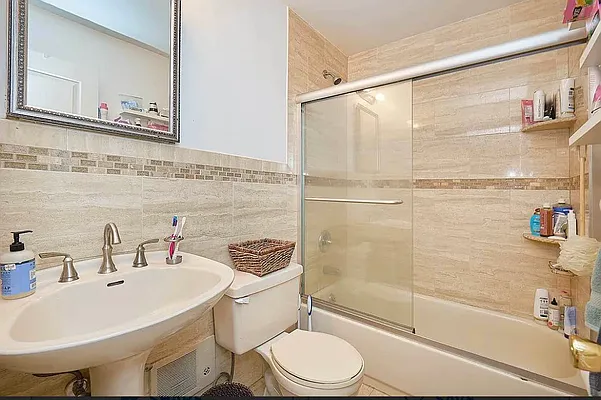 Rented by Compass | media 27