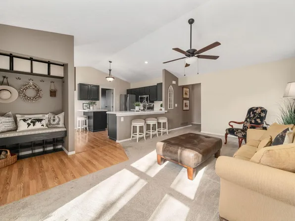 1692 Weather Stone Ln, Columbus, OH 43235