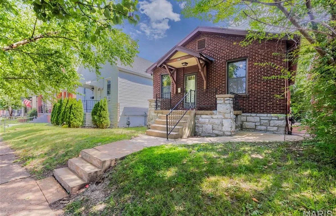 1 bed, 833 sqft, $1,200 — Photo 2