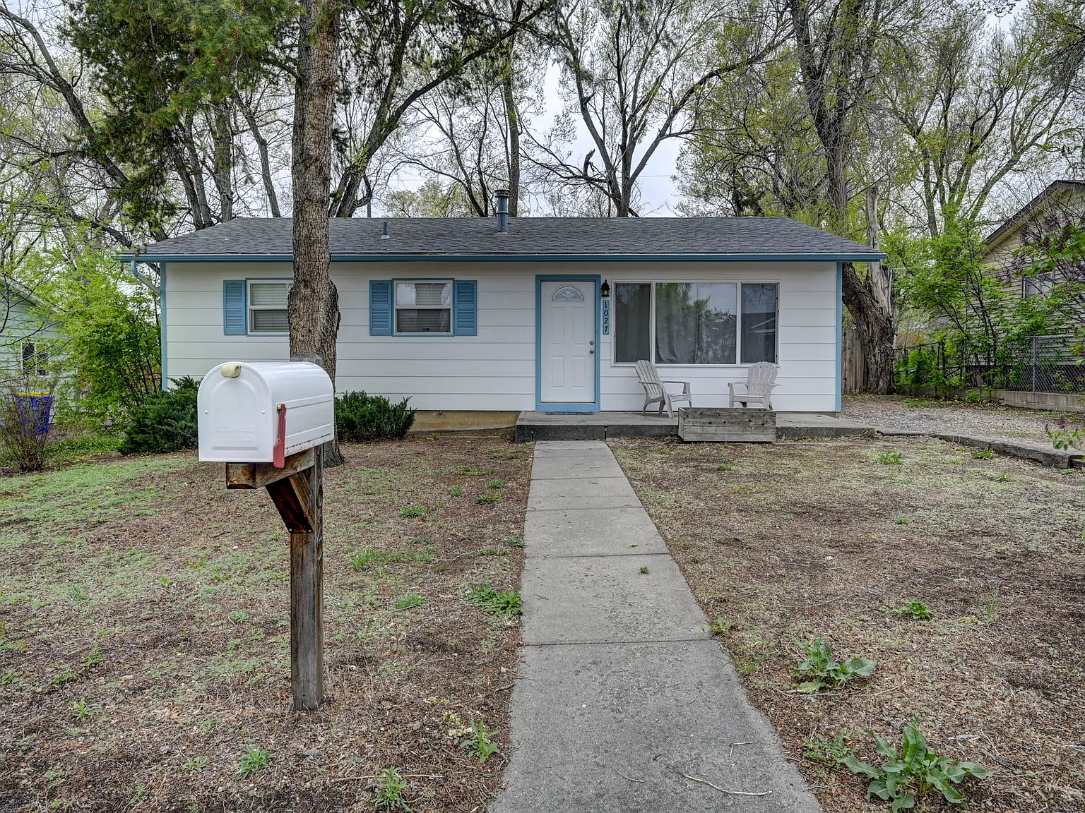 3 bed, 894 sqft, $1,795 — Photo 1