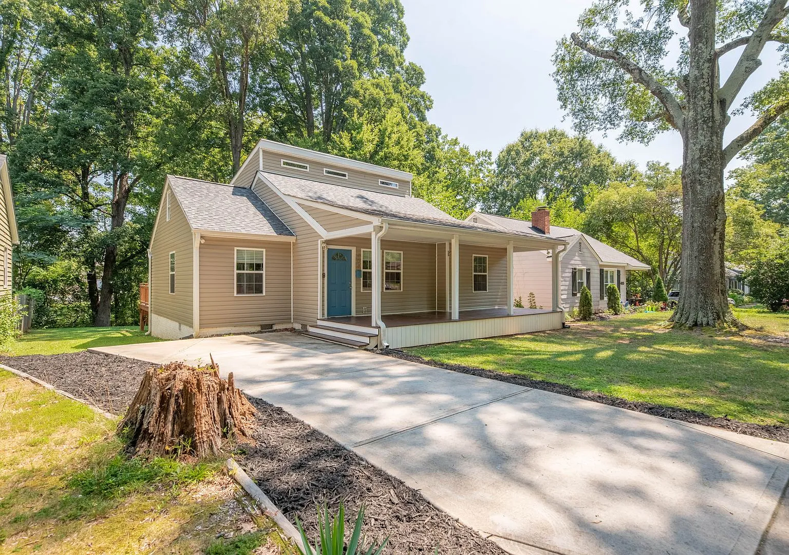 Renovated Home just minutes from Uptown! — Photo 2