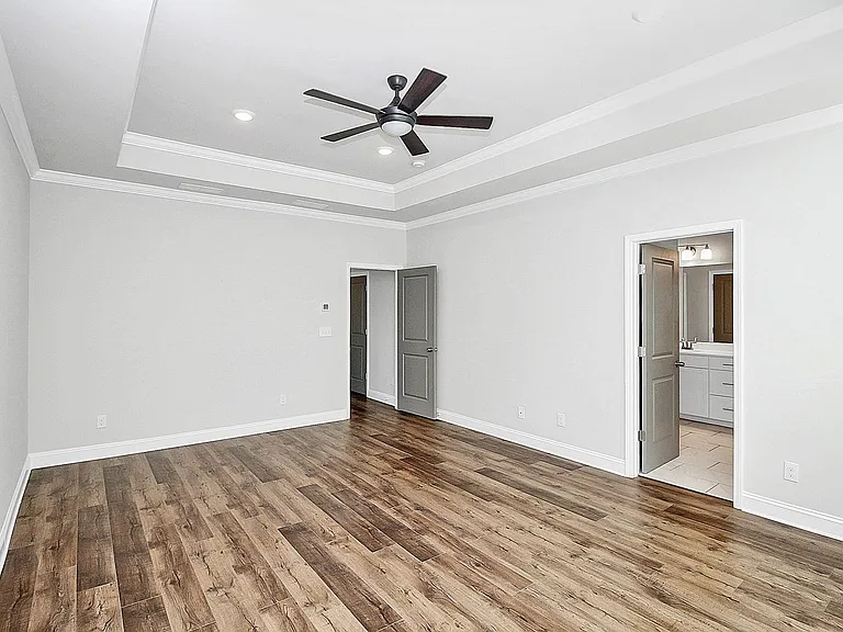 2536 Barry St — Photo 16