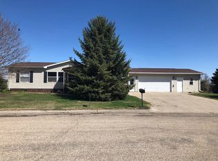 3025 Meadow Dr, Redfield, SD 57469