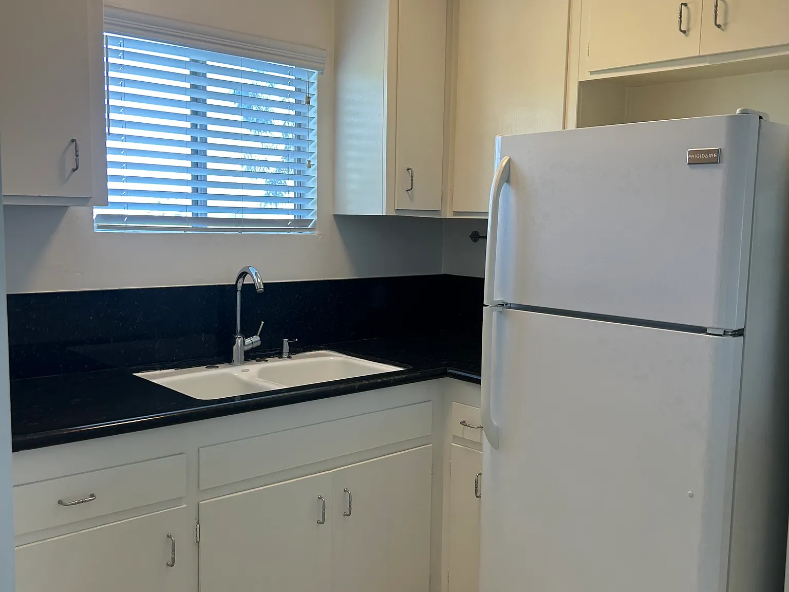 2 bed, 1050 sqft, $2,895 — Photo 4