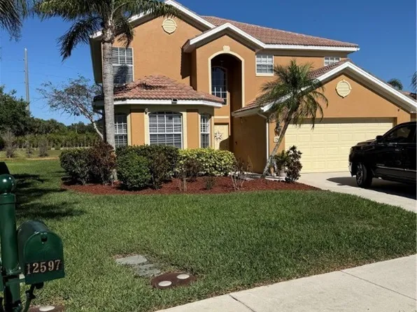 12597 Gemstone Ct, Fort Myers, FL 33913