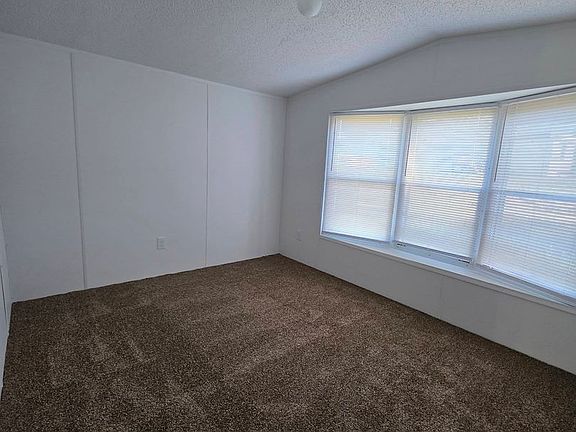 5th image of 1002 Jacks Dr