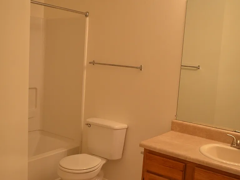 The Glen Apartments — Photo 63