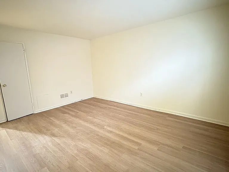 829 Rock Creek Church Rd NW — Photo 2