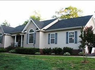 228 Holly Tree Cir, Duncan, SC 29334