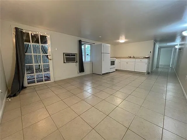 8300 Pritchard Pl #1/2 — Photo 4