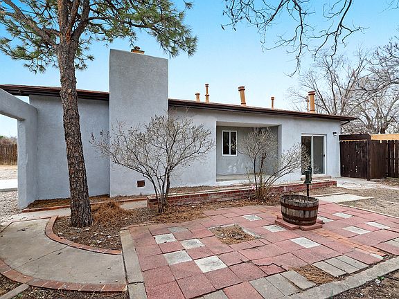 3rd image of 1008 Paz Del Valle Ct NW
