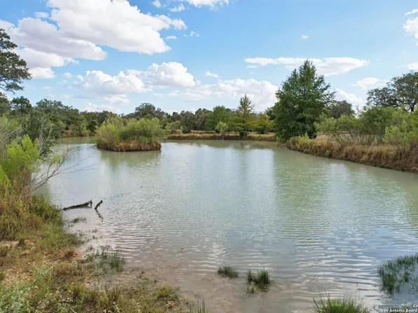 3001 Curry, Seguin, TX 78155