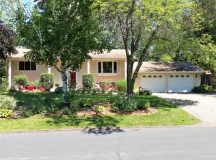 7661 Heritage Rd, Eden Prairie, MN 55346