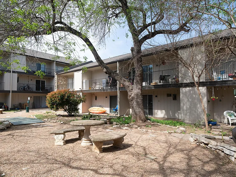500 E Riverside Dr #242 — Photo 34