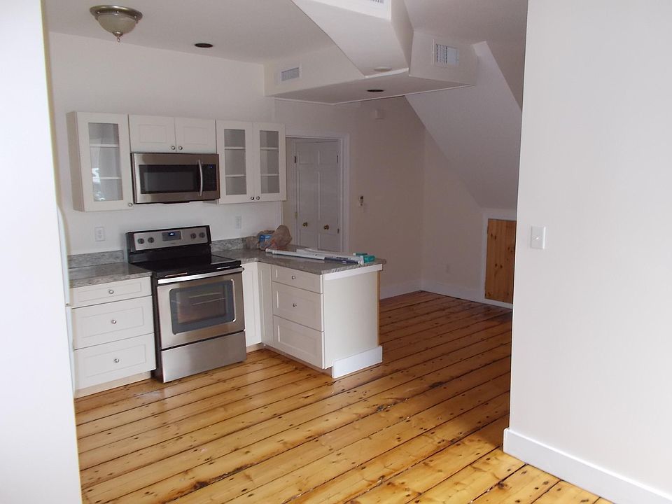 2nd image of 48 Camp St Unit 1