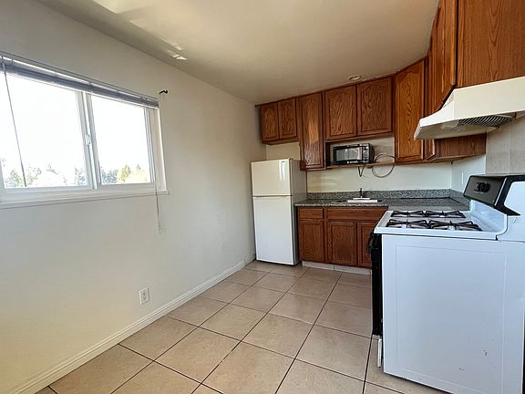 2nd image of 669 Johanna Ave