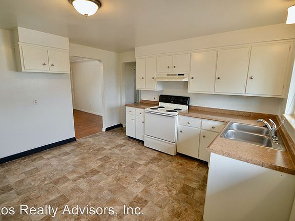 4th image of 170 S Ingalls St #9506802