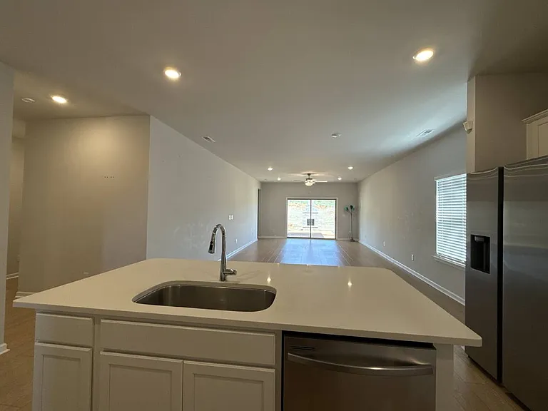 280 Shangrila Way — Photo 5