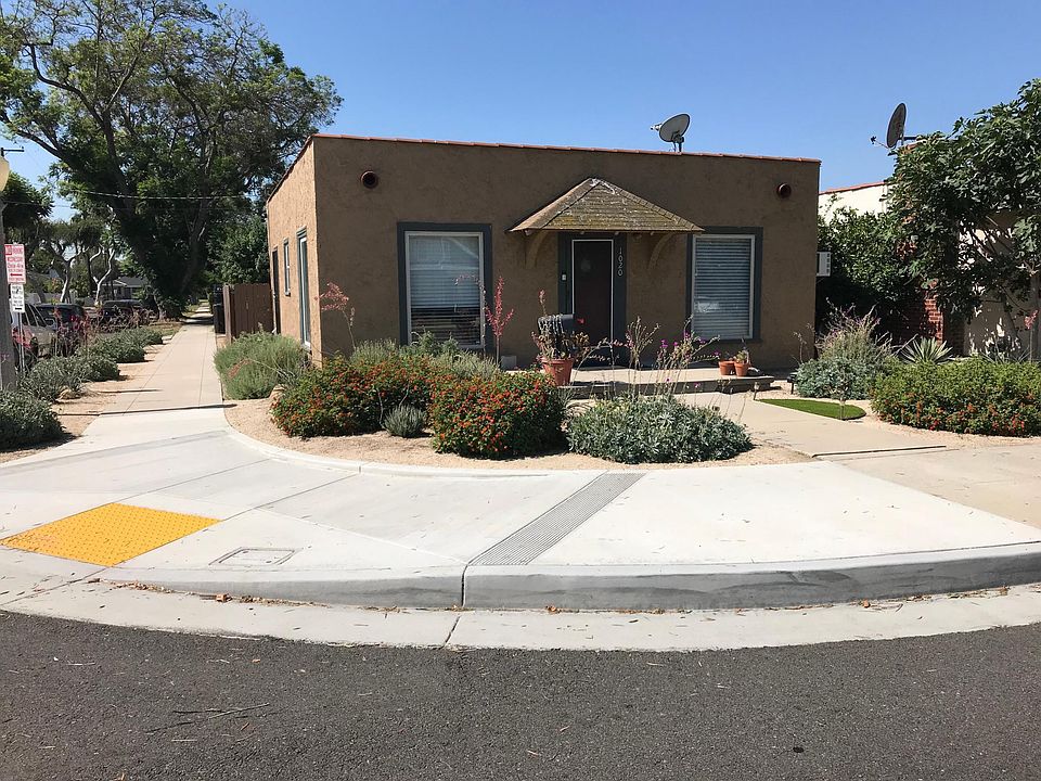 Corner house front yard