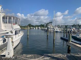 409 Island Dr #2, Beaufort, NC 28516