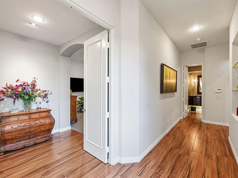 704 Mission Creek Dr — Photo 31