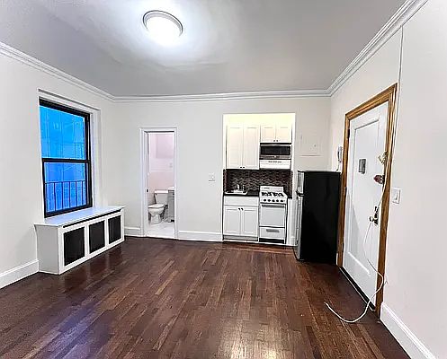 1st image of 22 W 77th St APT 64