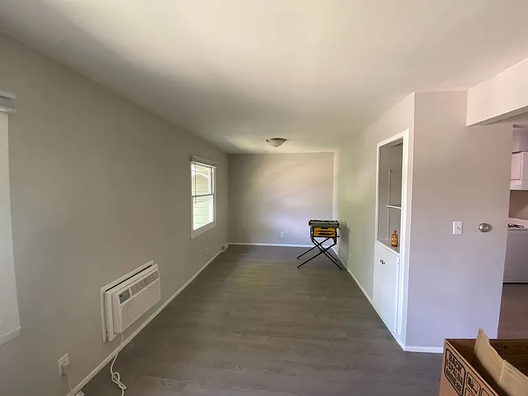 401-433 Donald Dr — Photo 3