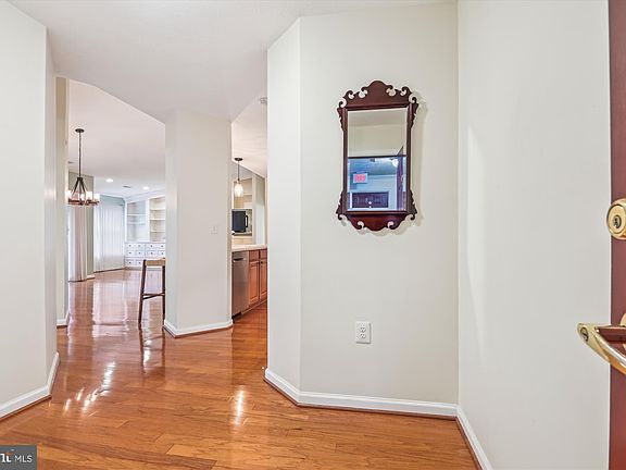 5th image of 303 Willrich Cir #303L